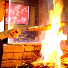 迫力満点☆岡山名物藁焼きや店内水槽の活魚！