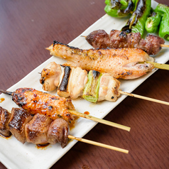 おまかせセット(串6本とモツ煮)