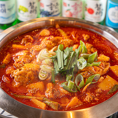 【スープに旨味溢れて、身も心もポカポカに温まる！本場韓国の味◆】鍋料理　各種　1,680円 (税込)の写真