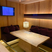 【テレビ付き個室】会食やゆったりした時間を楽しめる、設備充実のプライベート空間。