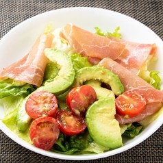 生ハムアボカドサラダ
