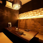 6名様まで入室できる個室を2部屋ご用意。ご家族やご友人同士などで、特別な日にぜひご利用ください。