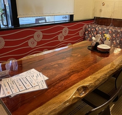 ゆったり楽しめるお座敷席☆