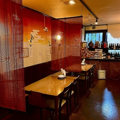 テーブル席は事前予約で6名までご対応ＯＫ。