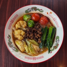 4種類の麺に豊富なトッピング