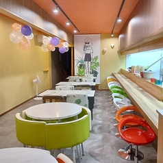 手前 &nbsp;テーブル席