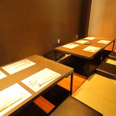 完全個室をご用意しております。隠れ家的な立地と、ゆったりとした空間で、お客様の大切なひと時をお楽しみください。接待や会食など、大切な方とのひとときを華やかに演出するお席で、心ゆくまでお寛ぎ下さい。