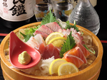 「旬のお造り5種盛り合わせ」1580円は、毎日仕入れの新鮮なお魚たちです♪