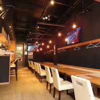 こだわりの照明が織りなす特別な空間で心温まるお食事を