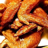 国産鶏肉を使用したこだわりの手羽先◎