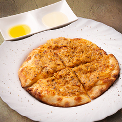 ピッツア・カルボリーナ　～カルボナーラ仕立ての濃厚ピッツァ～