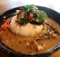 “出汁の旨味とスパイスの香りが最高のカレー”