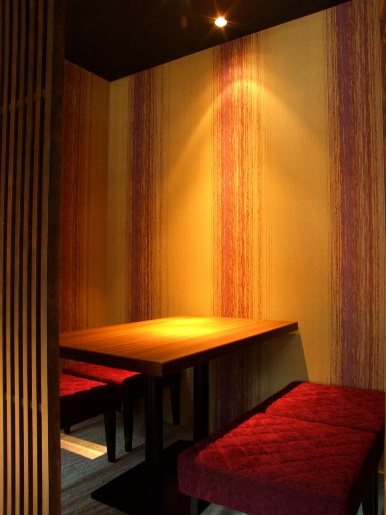 周りを気にせずゆっくり話をしたい方にオススメのお席も。ご接待や会食に……。