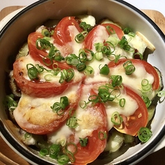 ナスとトマトの肉味噌グラタン