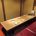 掘りごたつの座敷個室となっており、ゆっくりとお過ごし頂けます。北陸の旬の食材を使った飲み放題付きのコース料理もご用意しております。各種宴会にもどうぞご利用ください。