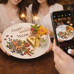 【大人気】一枚ずつ手書きしているメッセージプレート。お写真もお手伝いしています♪