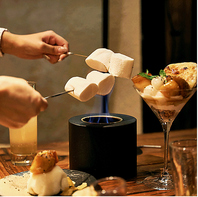 【大人っぽくおしゃれに】暖炉で焼きマシュマロ