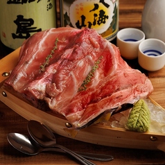 【中落ち】骨際から削ぎ落とす、濃厚な脂と深い旨味。匠の技で見出された、マグロの恵みの真骨頂の写真