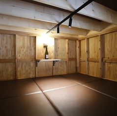 "トレーラーハウス・ロフト席"ロフト席は寝ころべるほど広いフラット空間で2～4名に最適な人気スポット。