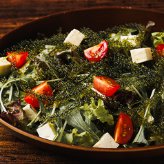 豆腐と海ぶどうのサラダ