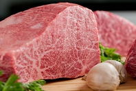 オーナーシェフが厳選した神戸牛赤身肉と黒毛和牛ロース