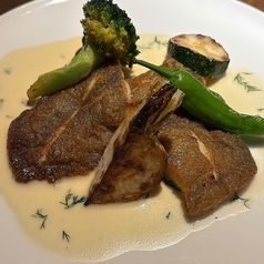 カレイのムニエル　白ワインソース