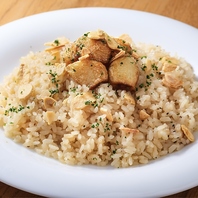 食事の〆に！リピート間違いなし！ガーリックライス