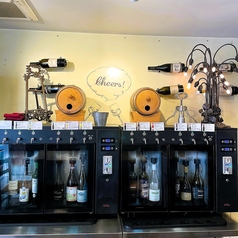 コイン式ワインサーバーで毎日12種類のワインが楽しめる