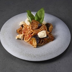 自家製キタッラ米茄子とモッツァレラ、バジルのトマトソースクラシックスタイル