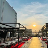 雨の日も安心してBBQを楽しめる屋根付きのお席です！