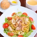 料理メニュー写真&nbsp;フレッシュトマトとシーフードのバジルパスタ