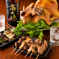 炭火で香ばしく焼き上げる焼き鳥や野菜巻き串は、ご注文ごとに一本一本丁寧に焼き上げています。焼きたてならではの香りと旨みを食べ放題で心ゆくまで味わえる、自慢の看板メニューです。