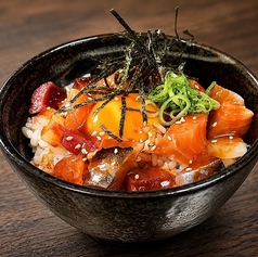 ちょっと贅沢な〆!海鮮ユッケ丼