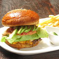 料理メニュー写真&nbsp;アボカドバーガー