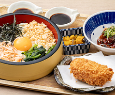 桜エビと菜花の釜玉うどんとカニグラタンコロッケ御膳