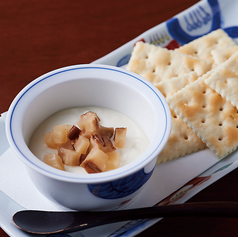 チーズ豆腐 いぶりがっこのせ