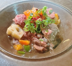 【オープン当時から変わらぬお通しメニュー】たん博スジポン酢