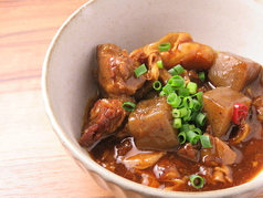 コトコト煮込んだコンニャクと牛スジ煮