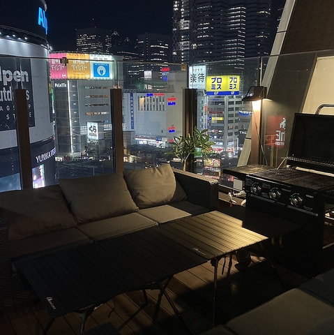 新宿の夜景を楽しみながら、全天候楽しめる屋外BBQのお店がオープン！！