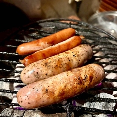 【炭火焼きは格別】☆ソーセージ盛り合わせ!