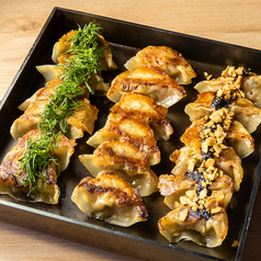 餃子ト鶏皮ト酒 ネオとよじのおすすめ料理1