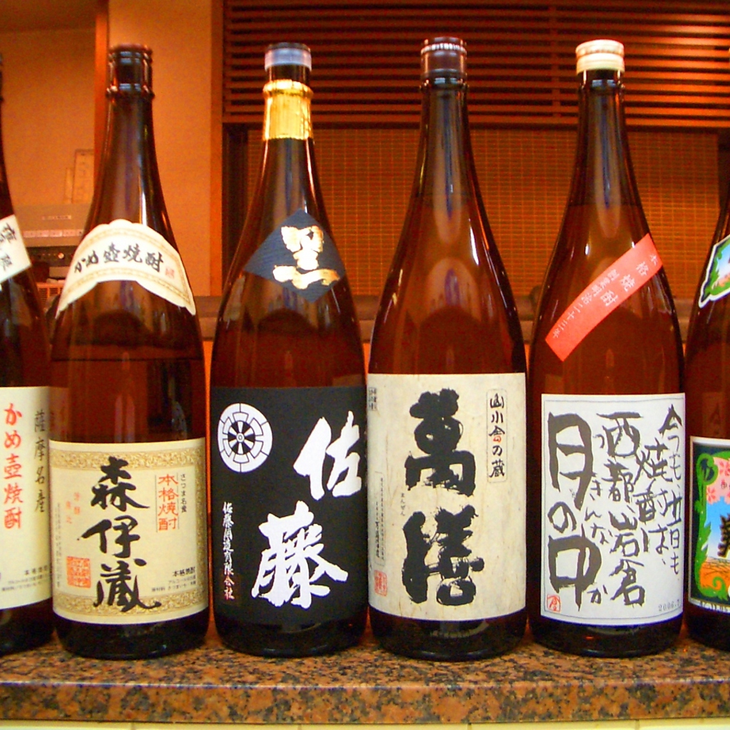 焼酎や日本酒などの種類も豊富にご用意しています。