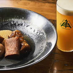 伊勢角屋麦酒の樽生が常時10種類楽しめる圧巻のタップ！