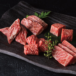 当店こだわりの黒毛和牛は「一枚の焼肉で驚かせたい」という思いから、肉質にこだわり続けています。