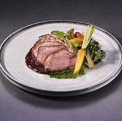 鴨胸肉の炭火焼きオーツミルクとキノコの濃厚ボスカイオーラソース