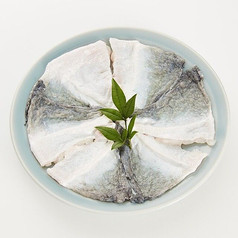 なべ皮(ふぐの皮は二枚あって、内側の皮がこれ)