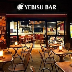 ヱビスバーには珍しいテラス席からは、調布市内を見渡すことができ、心地良い風を感じながらお食事を楽しめます。昼間の爽やかな空気や、夜のロマンチックな雰囲気の中で、特別な時間を過ごすことができるでしょう。