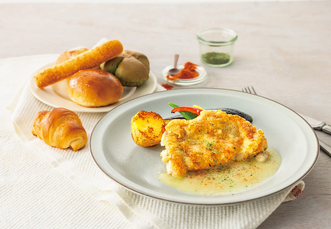 毎日10種類以上の自家製パンを店内パン専用オーブンで焼くので常に焼き立て。