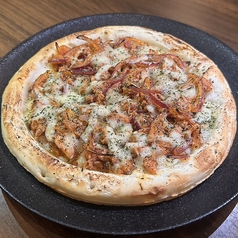 自家製ツナとトマトのピザ