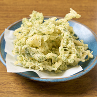 仕事帰りの一杯に。コスパ抜群の酒場メニューが勢揃い